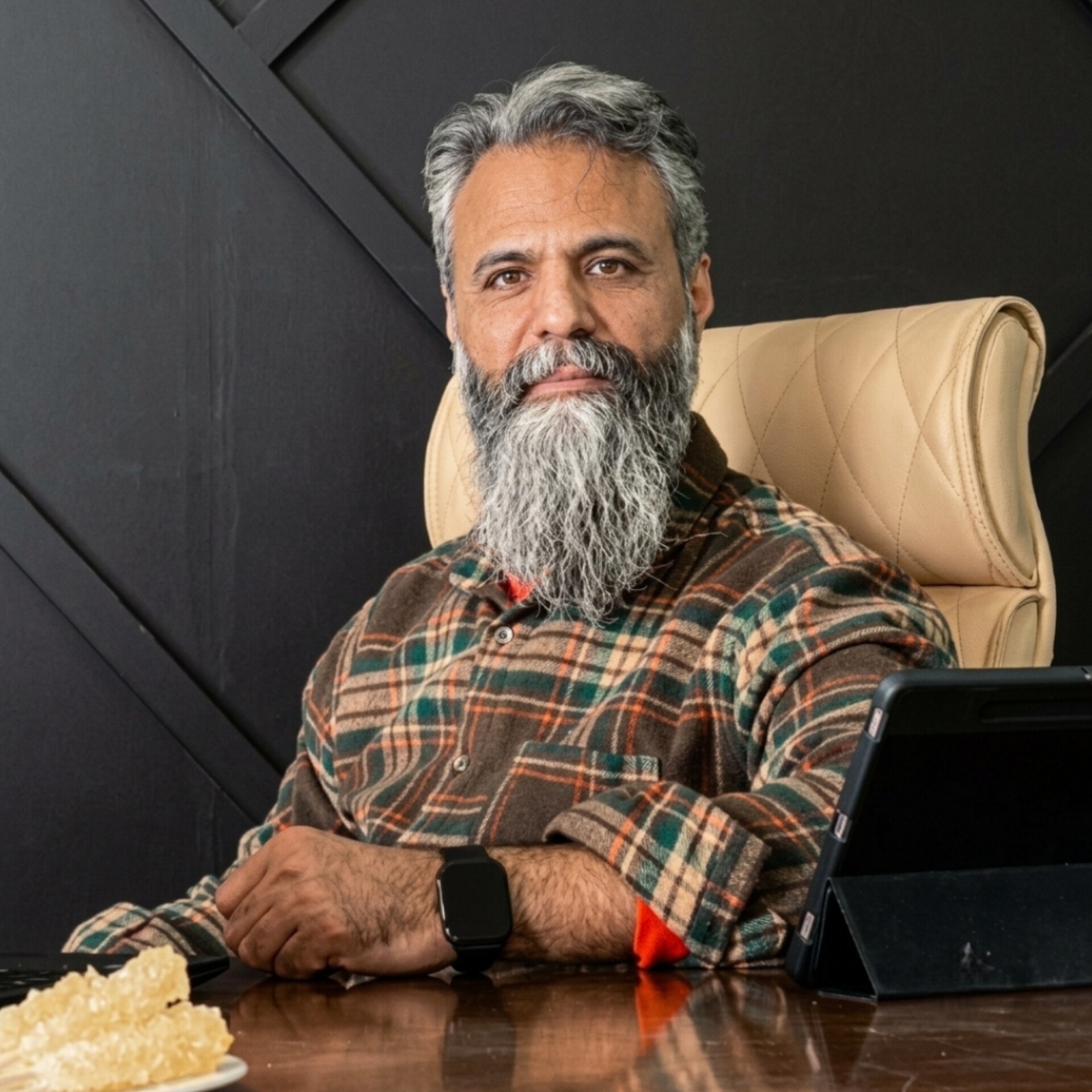 امیر فالیزی، آرایشگر مردانه حرفه‌ای و مدیر آرایشگاه کارا مشهد